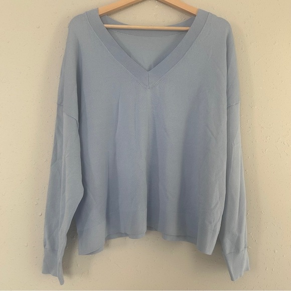 NWT Express Sky Blue Reversible Sweater V-Neck Pastel Casual Comfy XL - Picture 1 of 4